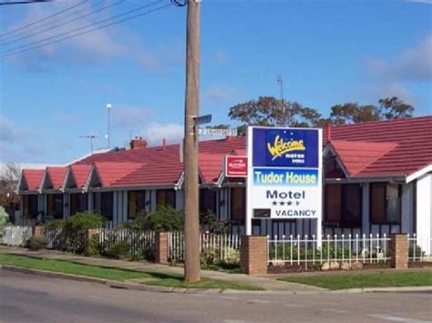 tudor motel shepparton.